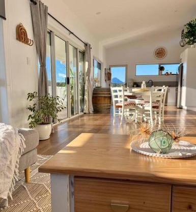 Viola - Seaside Retreat