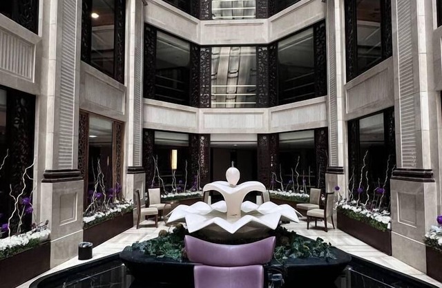 Violet Al Azizia Hotel