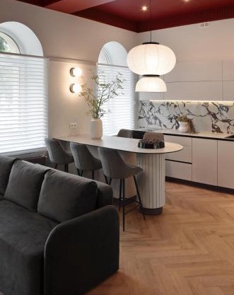 Violet Lux Apartment