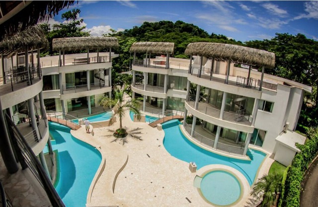 VIP All Inclusive - #1 Bachelor Party Rental - 100% Party Friendly - Best Man !