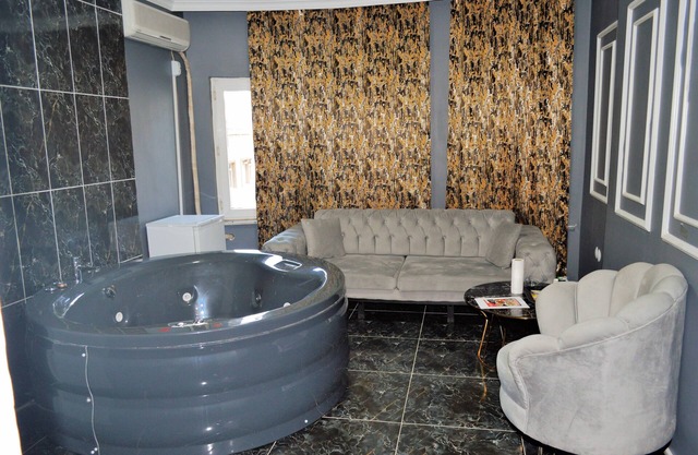 Vip Suit
