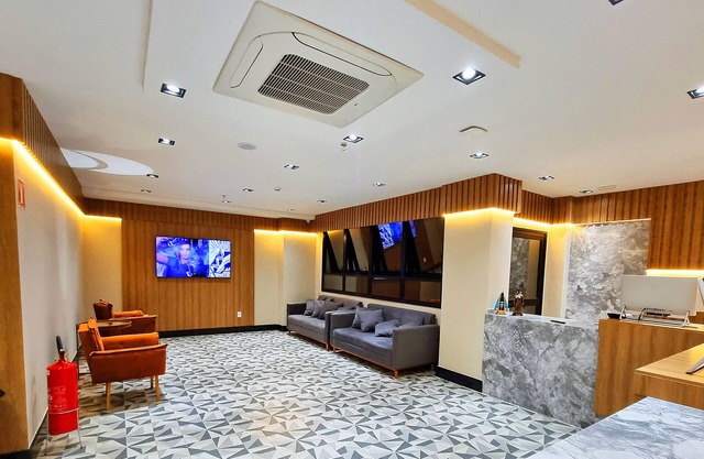 VIPPER Hotel