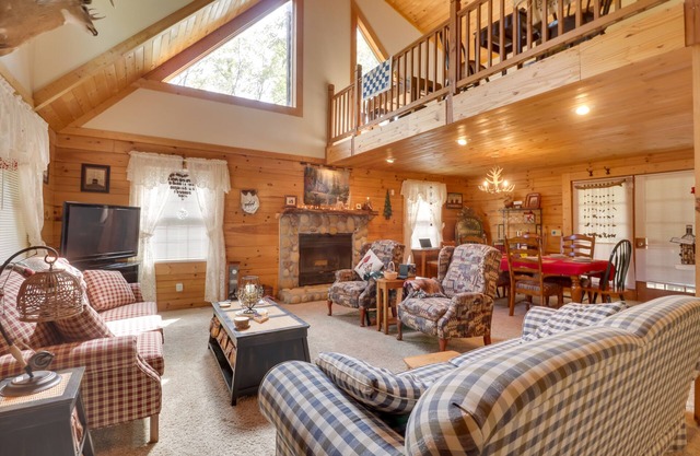 Virginia Mountain Cabin w/ Decks & Fireplaces