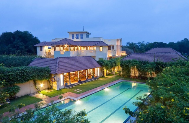 Visalam- Cgh Earth