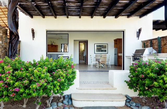 Vista Del Mar: Private 2-bedroom 2-bathroom oceanview villa