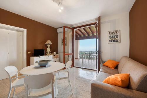 vista lago apartment 1