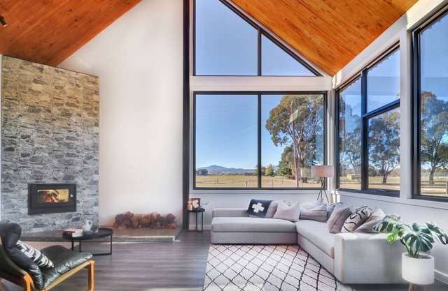 Vista Montagna - modern home set on peaceful acreage.