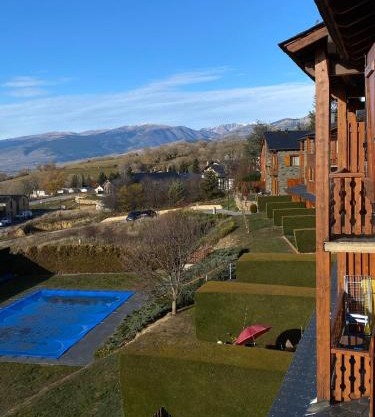 Vistas excepcionales, jardín con piscina, muy acogedor