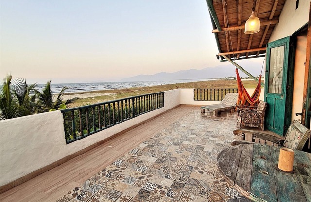 Vive Chévere Beach: Casa Completa Frente al Mar con Experiencias Inolvidables
