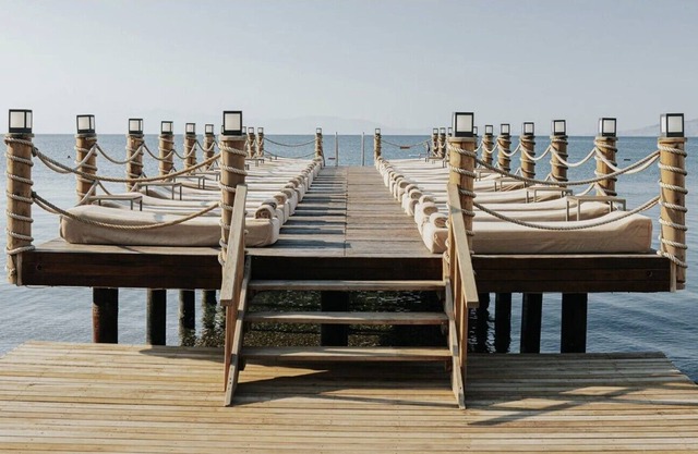 Vivien Residence with Private Beach