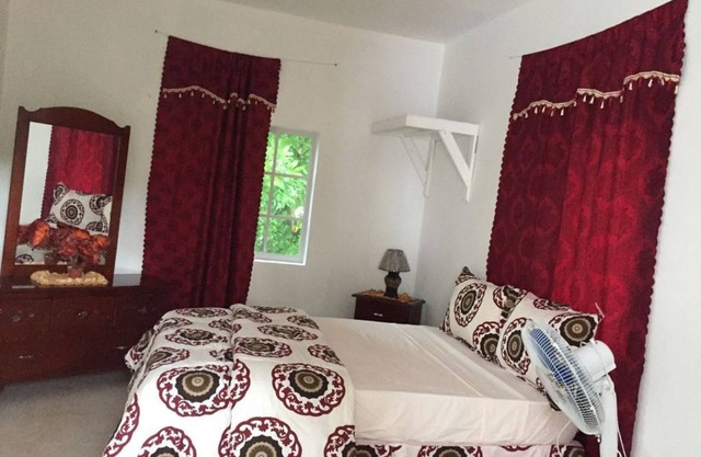 VIVIENNE'S RM # A4 dormitorio privado baño privado Cama king size balcón privado