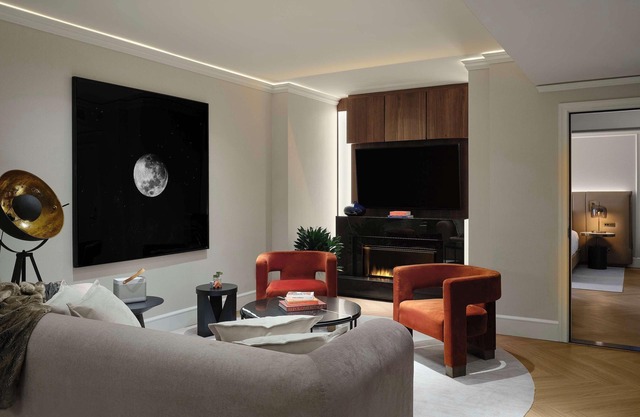 Vogue Hotel Montreal Downtown, Curio Collection by Hilton