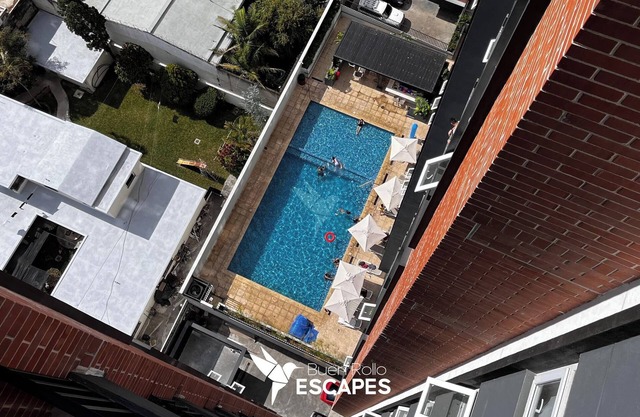 Volcano, Pool & City View High-Level | KING Bed | FREE Pool & Gym | Sky Home