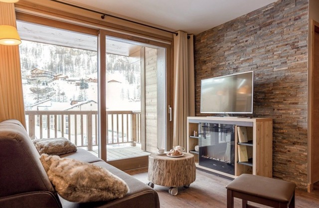 Vos Prochaines Vacances de Ski | Chambre Confortable avec une Cheminée + Parfait pour les Skieurs