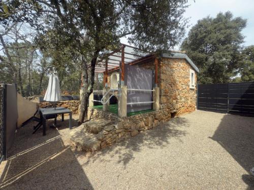 votre Cocon en pierre et son spa en option gîte le repos des chênes