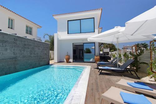 Votsalo Villa - 30m from Med Sea