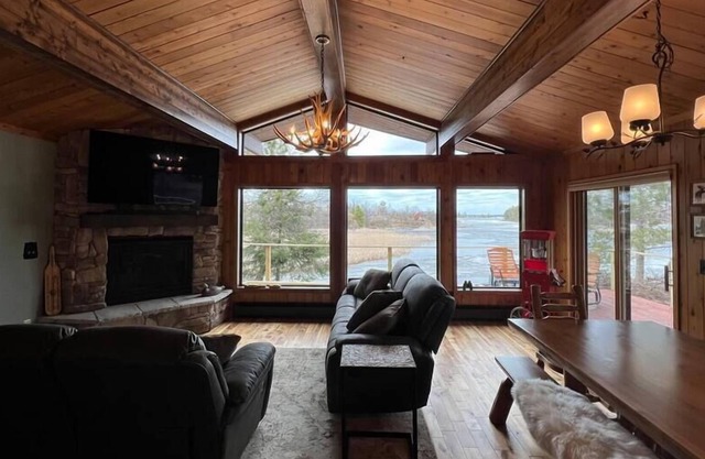 Voyageurs Cabin on Rainy Lake