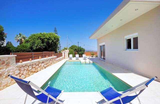 Vrahokipos Villa, 4 BD, 2 BA, private pool