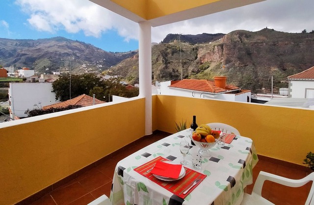 Country house with terrace, 2 bedrooms, chimney