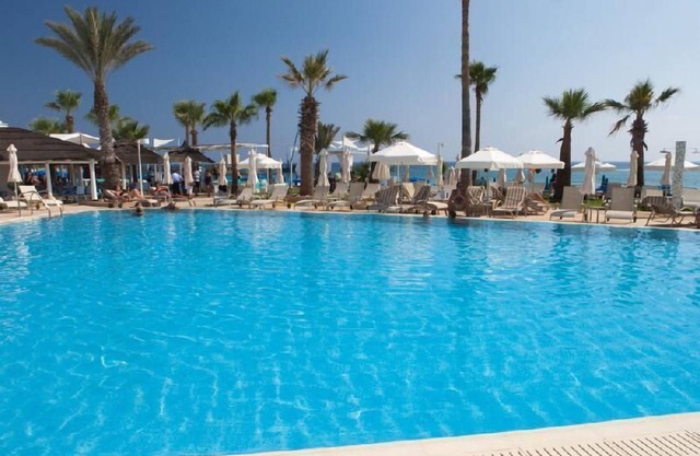 Vrissaki Beach Hotel
