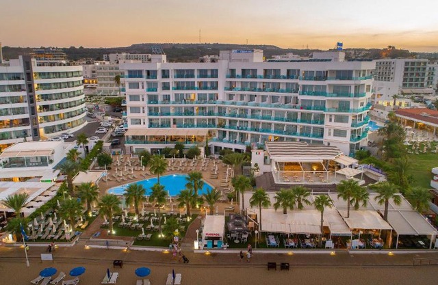 Vrissaki Beach Hotel