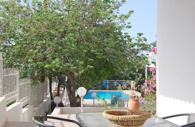 Suite Vrysiida con piscina en Chorafakia