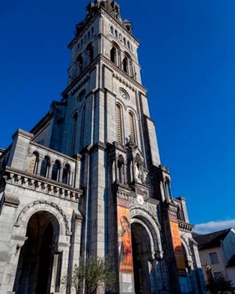 VUE DE REVE CHAMBRE dans APPARTEMENT DE STANDING - vous faites le ménage-Very good prices but you have to cle-an th-e flat