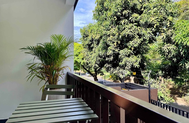 w Amazing Loft w Perfect Balcony in Cali