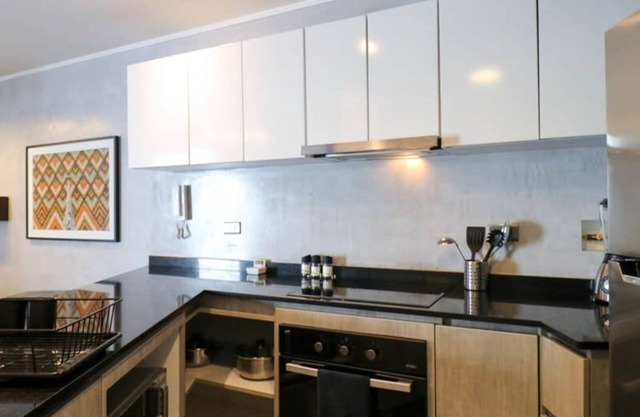w Charming 2BR Near Central Restaurante