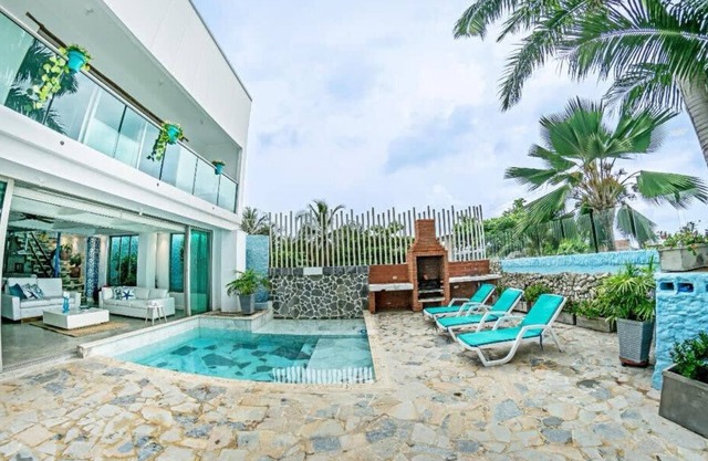 w Cozy 4BR Home w Exclusive Pool n AC in CTG