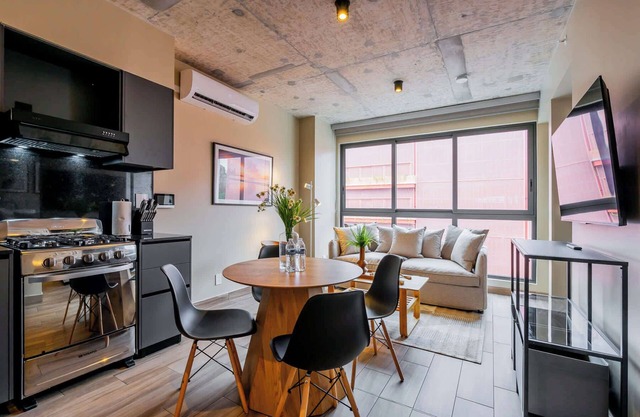 w* | Majestic 1BR w/ Great Pool in Centriqo