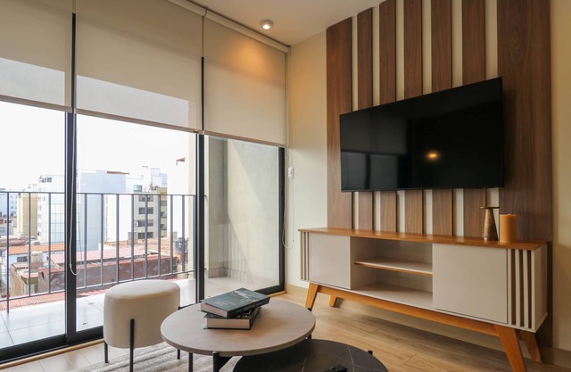 w Grandiose 2BR w Great Balcony in Miraflores