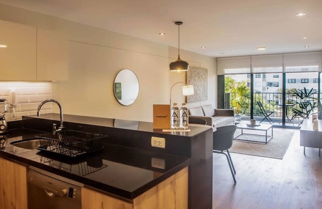 w Modern 1BR With Balcony in Miraflores