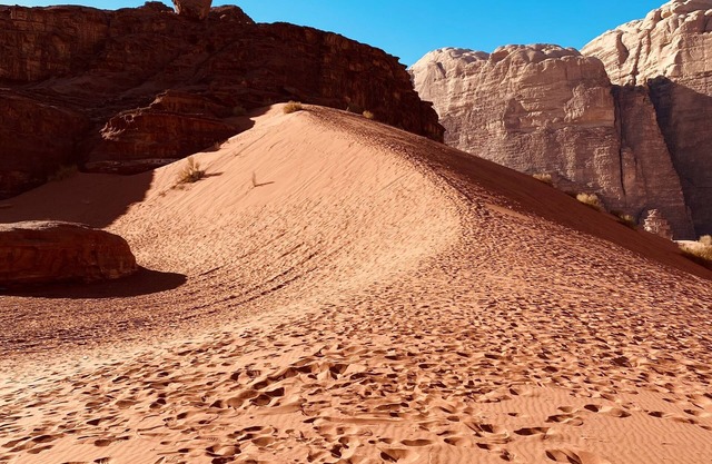 Wadi rum crescent