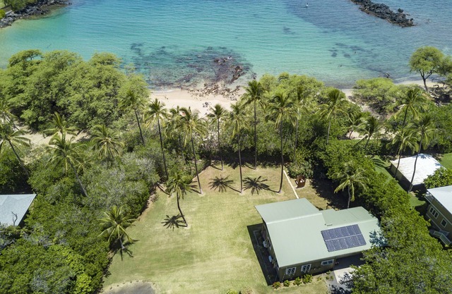 ¡WAIALEA BAY HOGAR! Pasos de una playa de clase mundial. CAMAS DE AIRE ACONDICIONADO