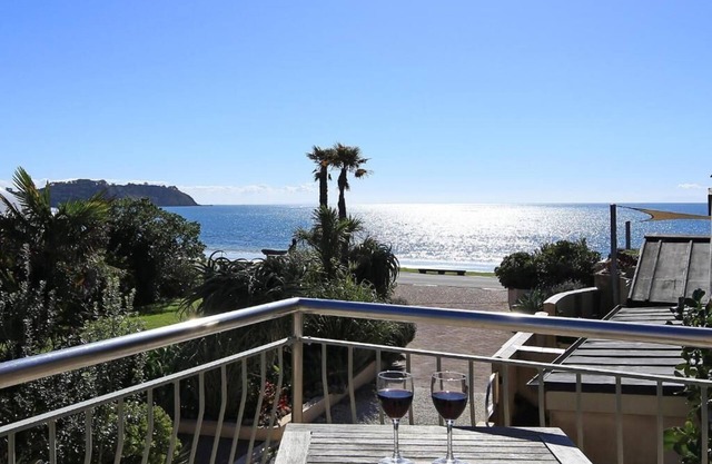 Waiheke Island - Onetangi Beachfront Apartments