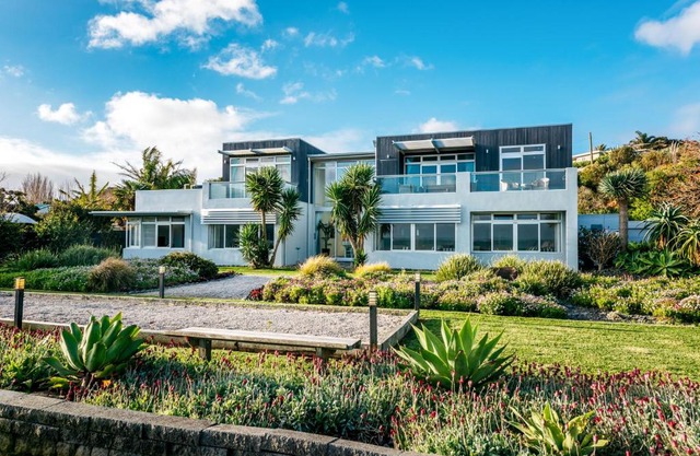 Waiheke Waterfront Lodge