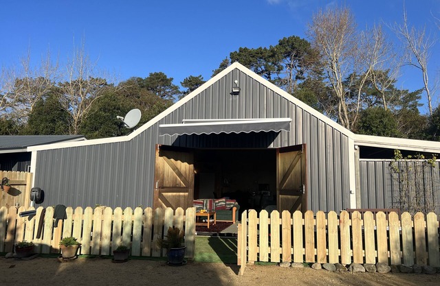 Waiora La Grange bed and breakfast. Up the lovely Otaki Gorge.
