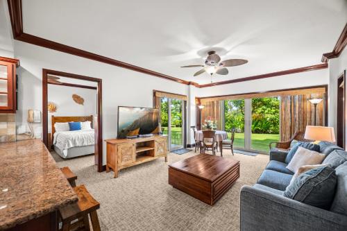 Waipouli Beach Resort Exquisite Luxury Garden View Large Yard Perfect for Families!