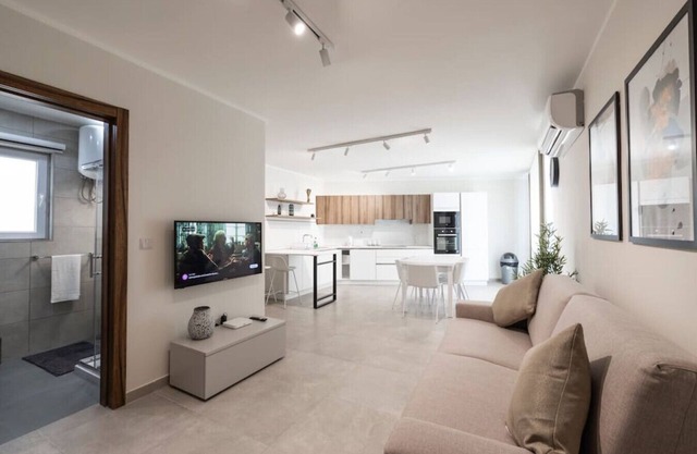 Wait n' Sea 2 bedroom apartment in ta xbiex