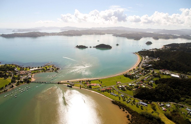 Waitangi Beach House
