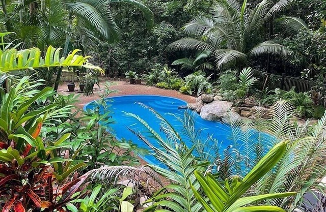 WaitaWhile Eco Retreat - Holiday sustainably, pool, walk to beach
