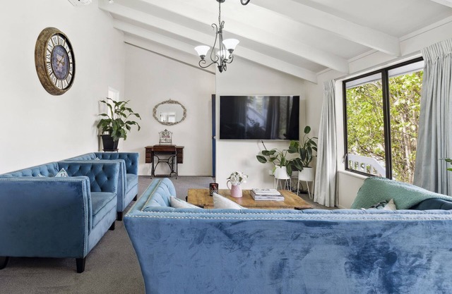 Waiwera Retreat - Hibiscus Coast Holiday Home
