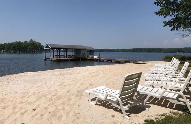 Wake & Lake: su relajante retiro frente al lago en el lado privado del lago Anna