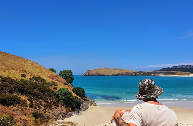 Wake to the sound of the beach!! 5min walk to the water