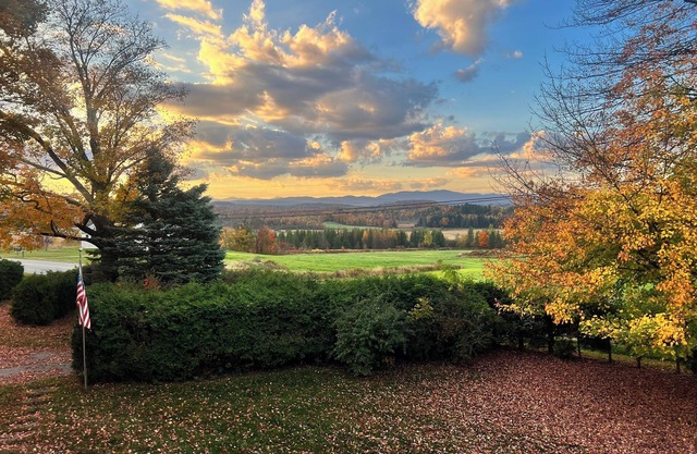 Top of the Hill - Farmhouse with STUNNING VIEWS