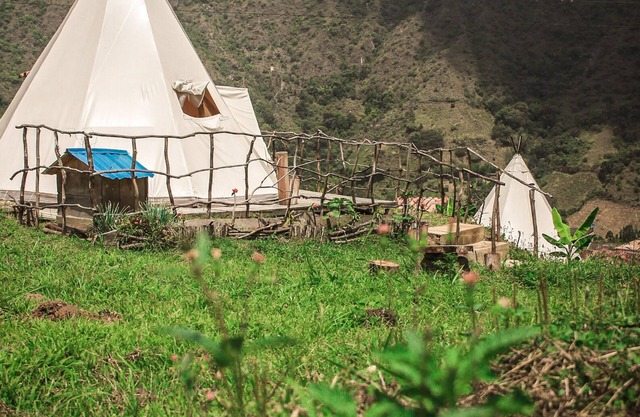 Despierta con vista a las montañas desde nuestro Hostal Las Valkirias