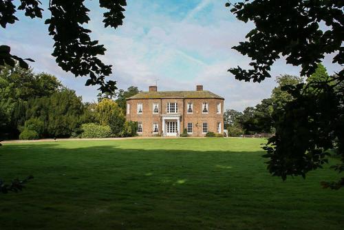 Walcot Hall