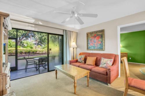 Walk From Lanai to Pool and More