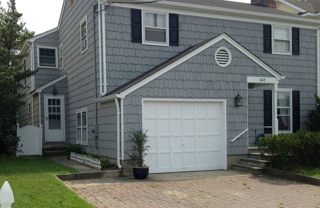 Walk to Bay Head Beach! Spacious 5 BR Home. Make Family Memories. Aug available.